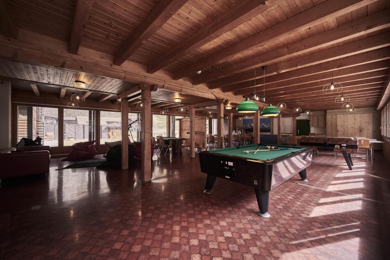 Alpine Base Hostel - Adults Only Lauterbrunnen Exterior photo