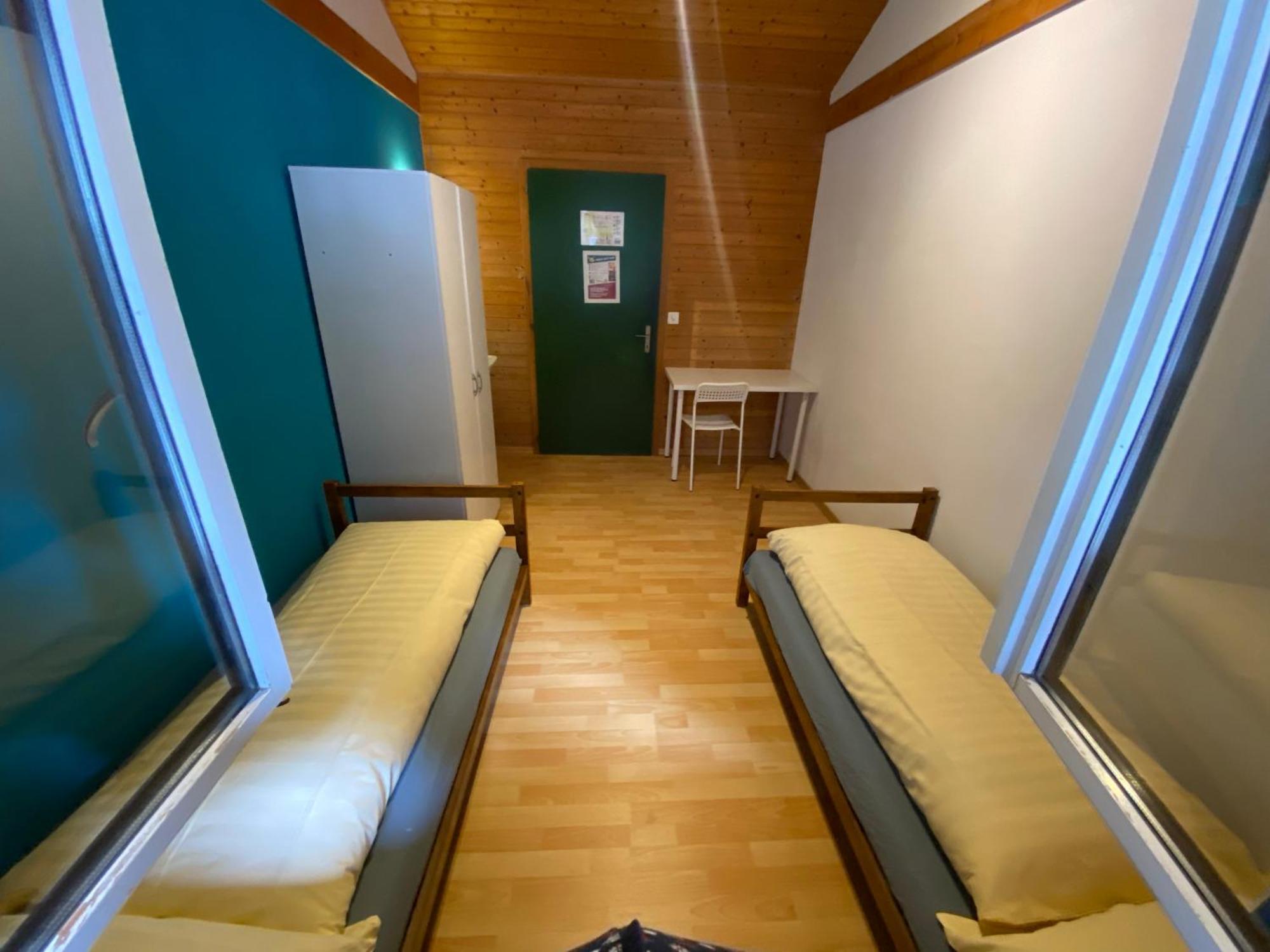 Alpine Base Hostel - Adults Only Lauterbrunnen Exterior photo