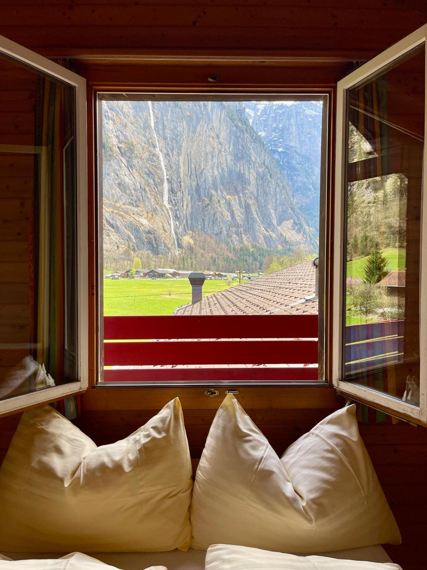 Alpine Base Hostel - Adults Only Lauterbrunnen Exterior photo